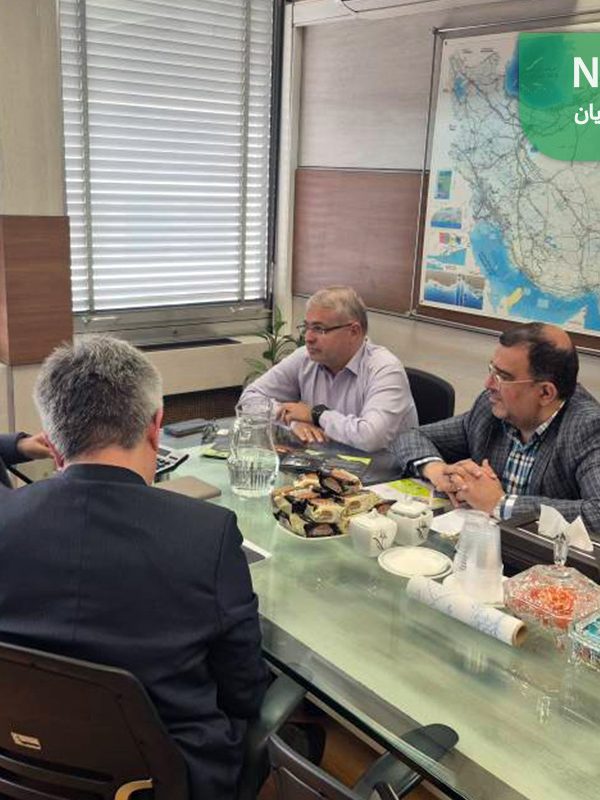 دیدار مدیرعامل شرکت دانش‌بنیان بهپویان با معاون برنامه‌ریزی وزارت نفت در راستای توسعه پروژه‌های هوشمندسازی نفت و گاز